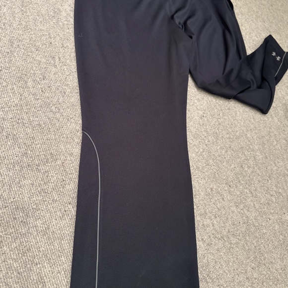 UNDER ARMOUR BLACK LOOSE FIT ATHLETIC PANTS WITH POCKETS, DRAWSTRING AND DETAILS - Picture 7 of 8